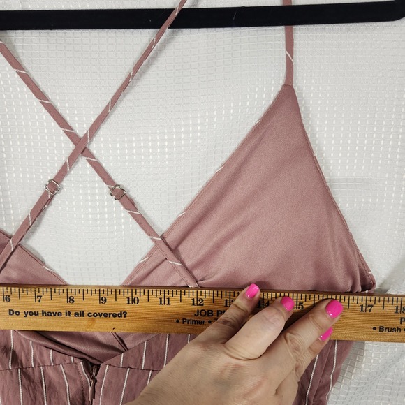 @BaLance Mauve Pinstripe Tiered Ruffle Romper Womens Medium Cross Back V-Neck - Picture 8 of 8